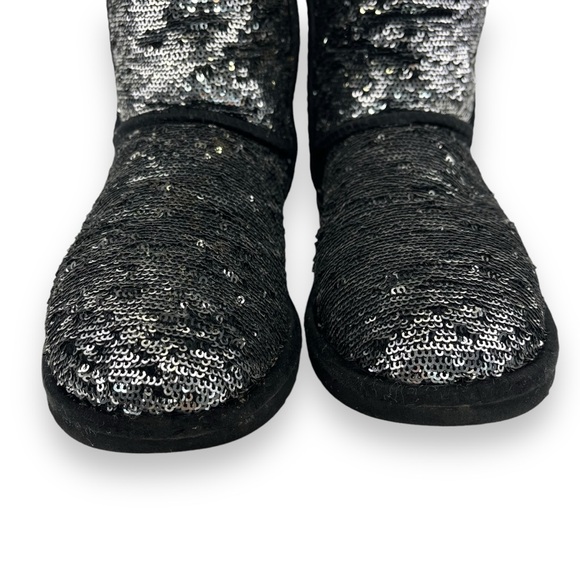UGG Classic Short Sequin Silver & Black Wool Lined Casual Cozy Fall Boot 6 - Picture 7 of 12